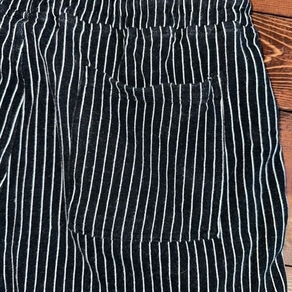 Men’s Medium Sweat Workout Black/White Pinstriped Shorts 5 Inch Inseam Casual At - Picture 3 of 7